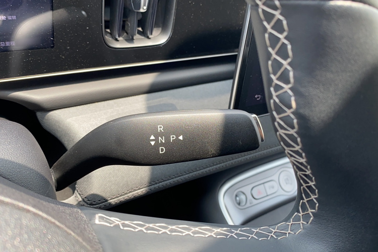 BYD Sea Lion 05 EV 2025 car image #17