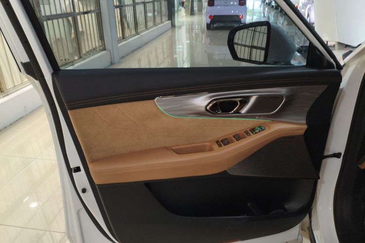 GAC Trumpchi ES9 2023 #17 GAC Trumpchi ES9 2023 car image #17