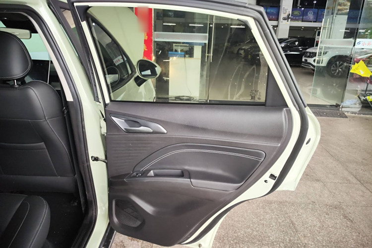 哪吒汽车 哪吒AYA 2024 汽车图片 #17