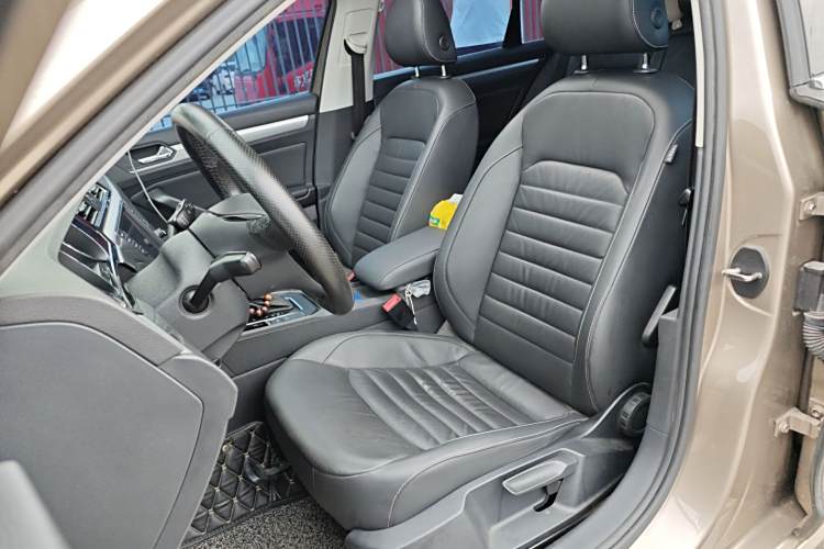 Volkswagen Lamando 2017 immagine di auto #17