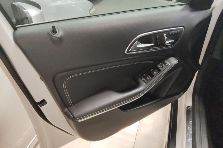 Mercedes-Benz GLA Class (Imported) 2019 car image #17