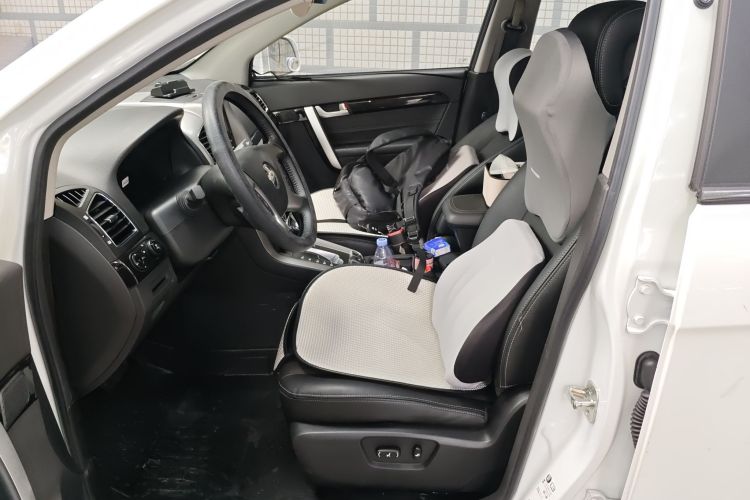 Chevrolet Captiva (Imported) 2015 car image #17