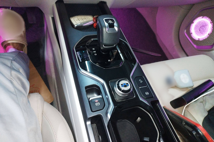 GEELY ICON 2024 car image #17