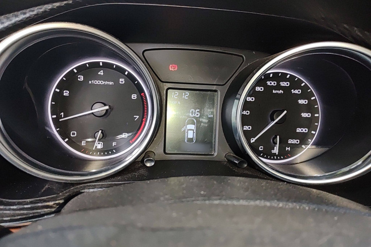 Zotye T300 2018 изображение автомобиля #17