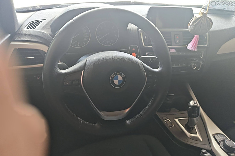 BMW 1 Series (Imported) 2017 #17 BMW 1 Series (Imported) 2017 car image #17