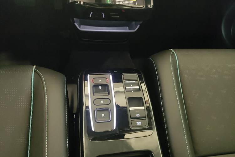 Honda e:NP2 car image #17