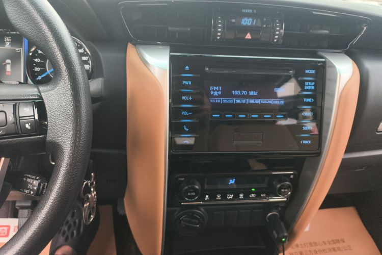 Toyota Fortuner 2018 #17 Toyota Fortuner 2018 immagine di auto #17