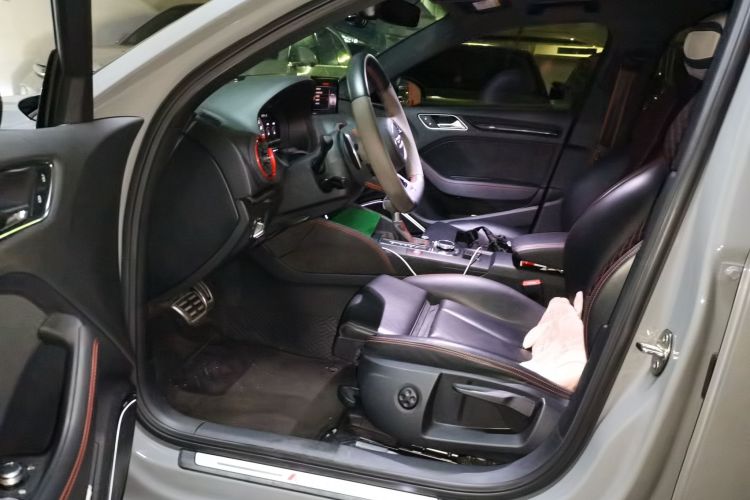 Audi RS 3 2019 car image #17