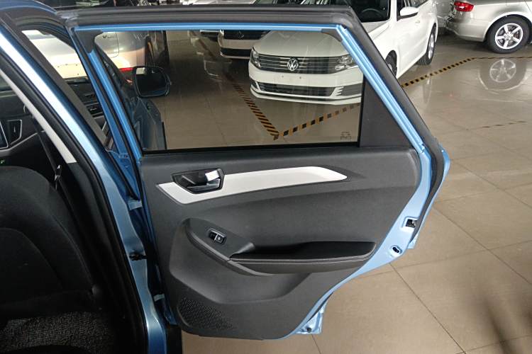 哪吒汽车 哪吒N01 2020 汽车图片 #17