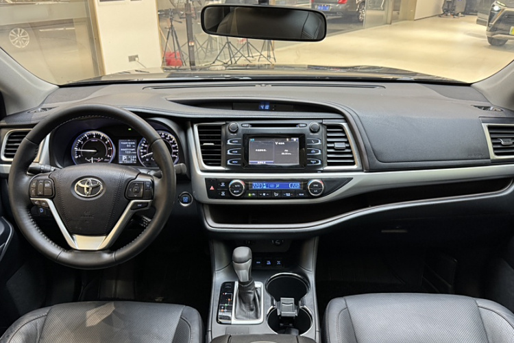 Toyota Highlander (Imported) 2016 car image #17