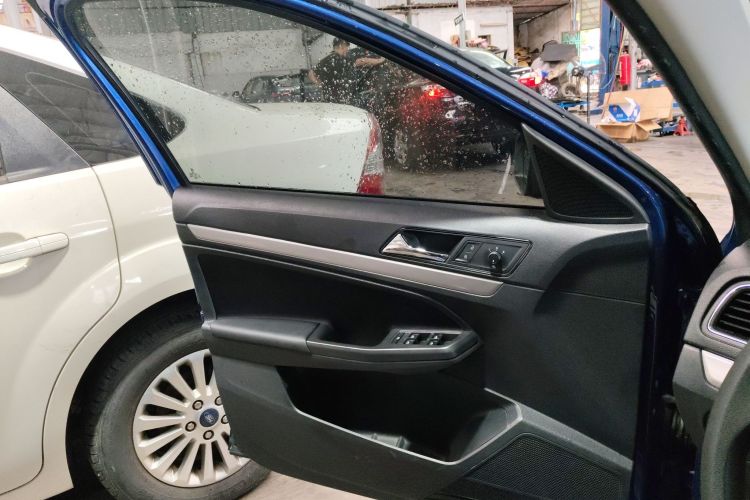 Volkswagen Gran Lavida 2017 immagine di auto #17