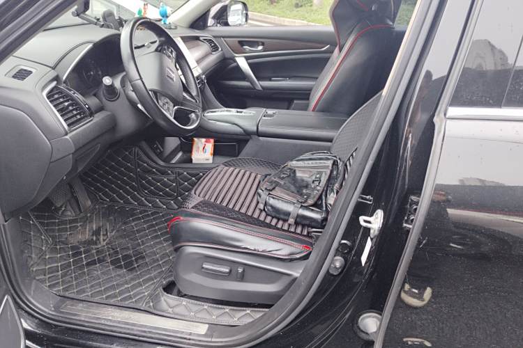 Honda Avancier 2018 صورة سيارة #17