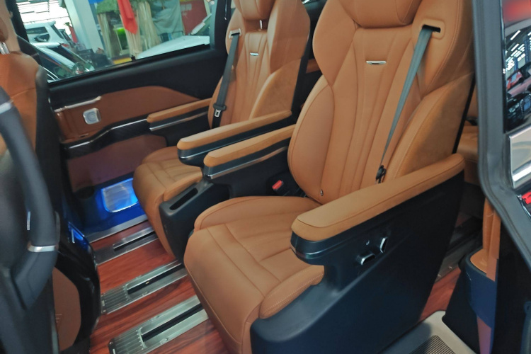 HongQi HQ9 PHEV 2024 immagine di auto #17