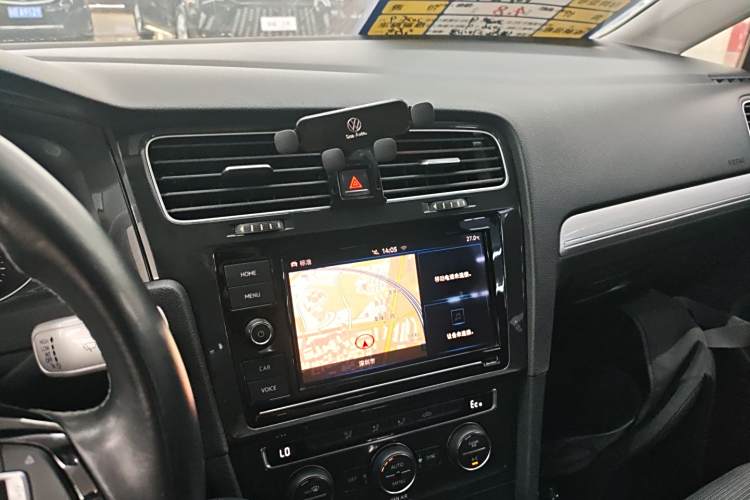 Volkswagen Golf Pure Electric 2020 image de voiture #17