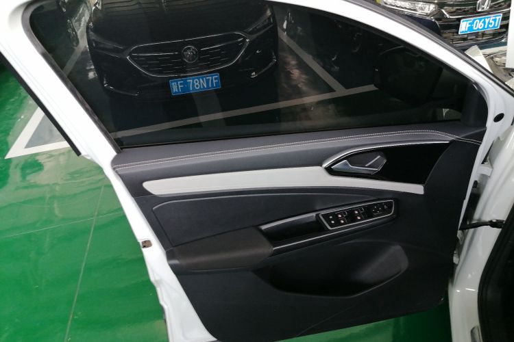 VS5 2022 car image #17