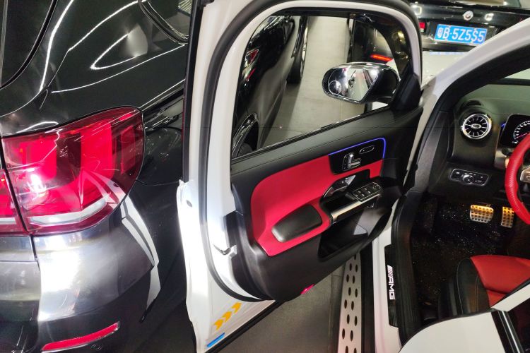 Mercedes-Benz GLB AMG 2020 immagine di auto #17