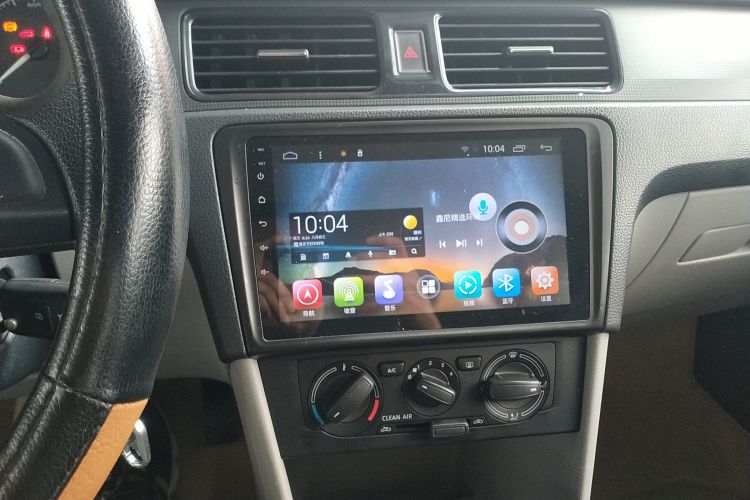 Skoda Rapid 2017 car image #17