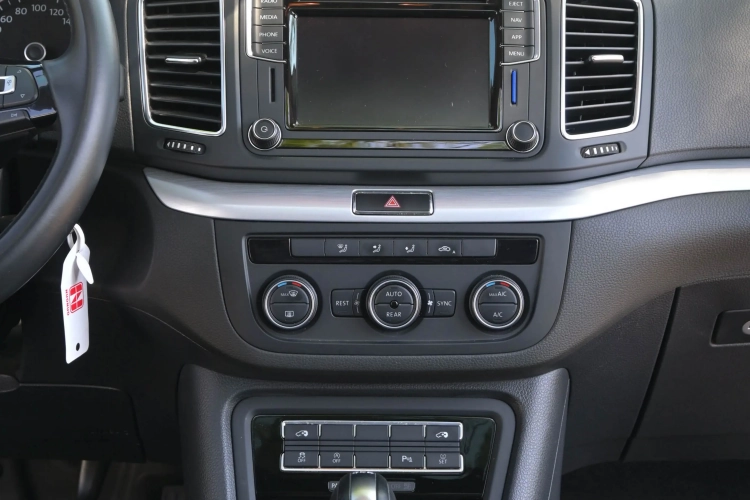 Volkswagen Sharan 2018 immagine di auto #17