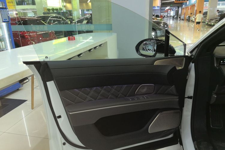 NIO ET9 2024 image de voiture #17