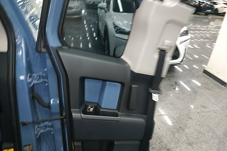 Toyota FJ Cruiser 2018 car image #17