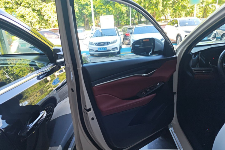 Changan CS75 PRO 2023 immagine di auto #17