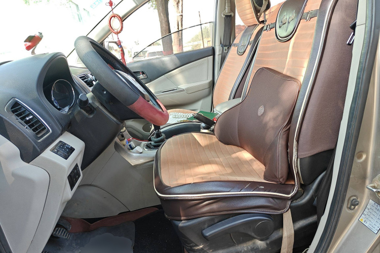 Forthing S500 2016 #17 Forthing S500 2016 car image #17