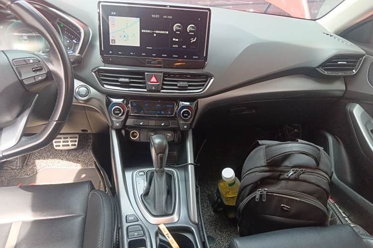 Hyundai Lafesta 2018 #17 Hyundai Lafesta 2018 car image #17