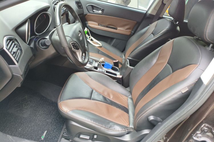 GAC Trumpchi GS5 Super 2015 car image #17