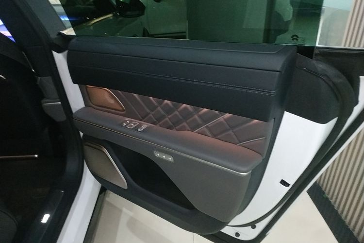 NIO ET9 2024 изображение автомобиля #17