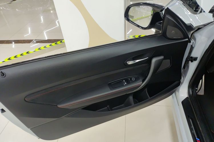 BMW M235L 2019 car image #17