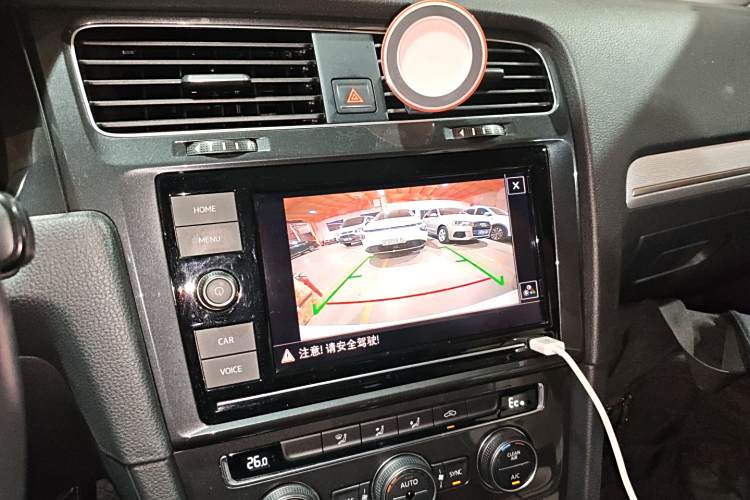 Volkswagen Golf Pure Electric 2020 car image #17