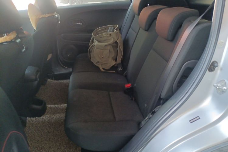 Honda VEZEL 2016 صورة سيارة #17