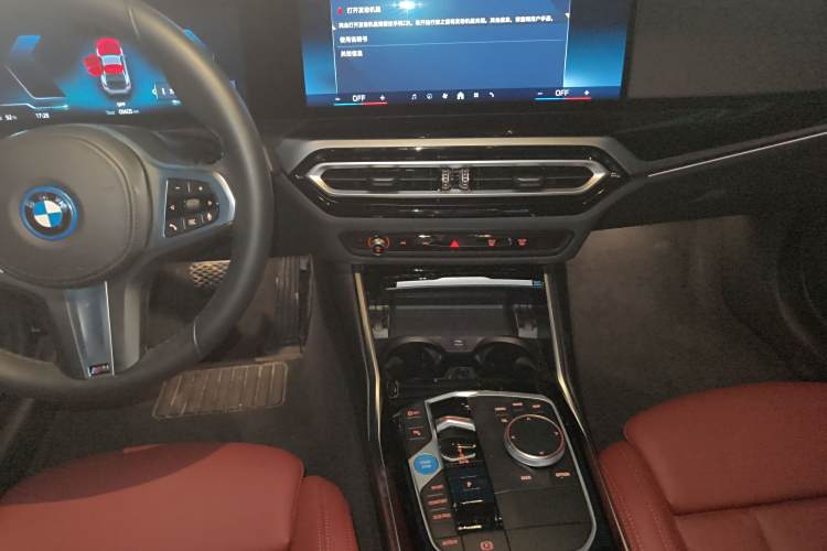 BMW i4 M50 2023 #17 BMW i4 M50 2023 car image #17