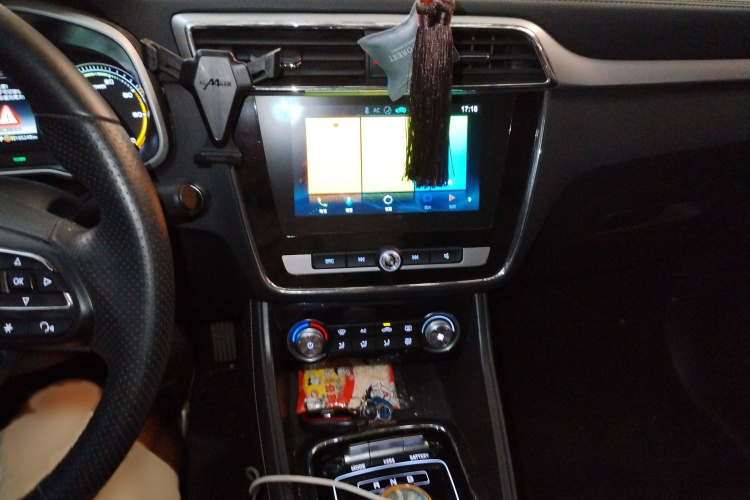 MG EZS Electric 2019 car image #17