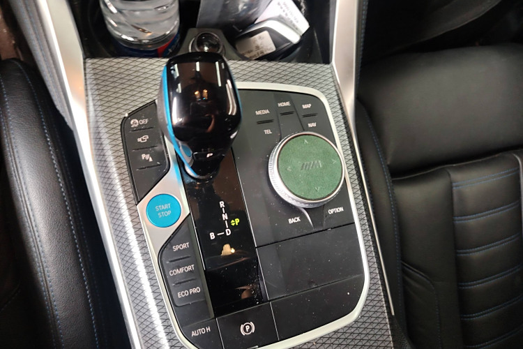 BMW i4 M50 2023 #17 BMW i4 M50 2023 car image #17