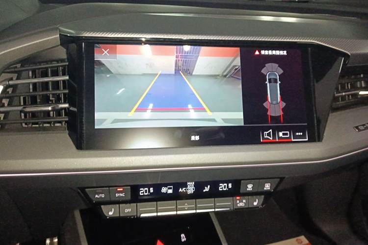 Audi Q5 e-tron 2023 #17 Audi Q5 e-tron 2023 immagine di auto #17