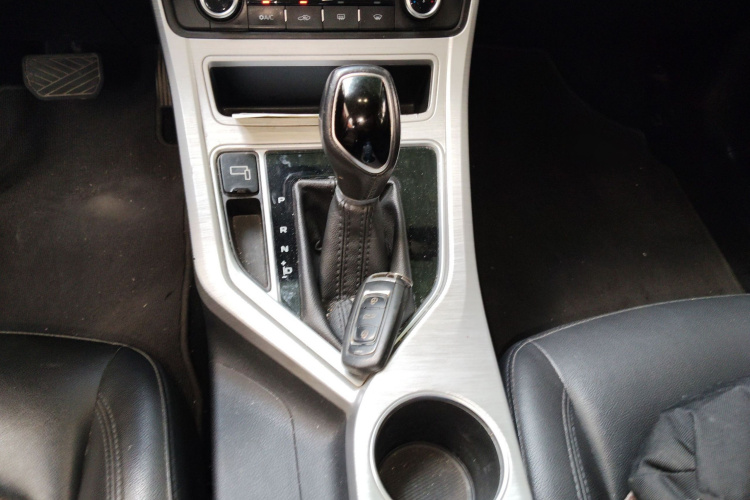 GEELY Vision 2019 #17 GEELY Vision 2019 car image #17