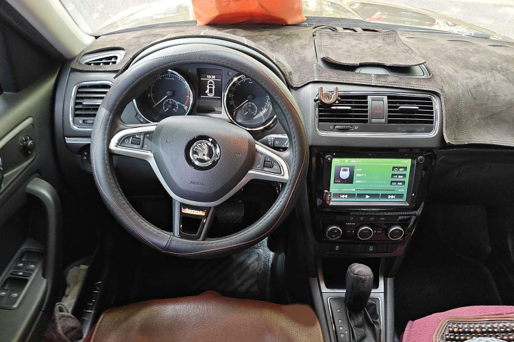 Skoda Yeti 2017 car image #17