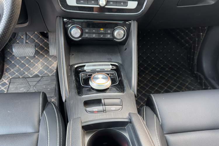 MG EZS Electric 2021 car image #17