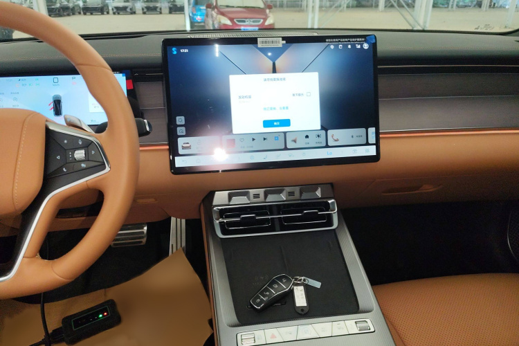 BYD HanL 2025 car image #17