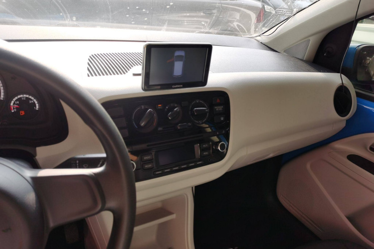 Volkswagen up! 2016 imagem de carro #17