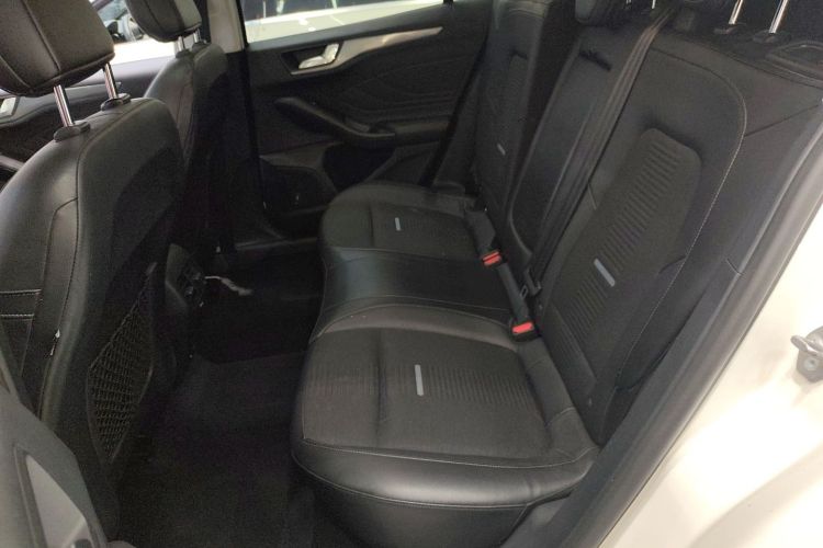 Ford Focus Active 2020 #17 Ford Focus Active 2020 car image #17