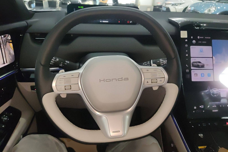 Honda P7 2025 car image #17