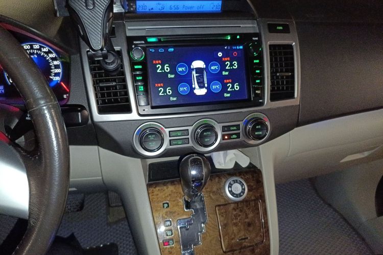 马自达 马自达8(进口) 2011 汽车图片 #17