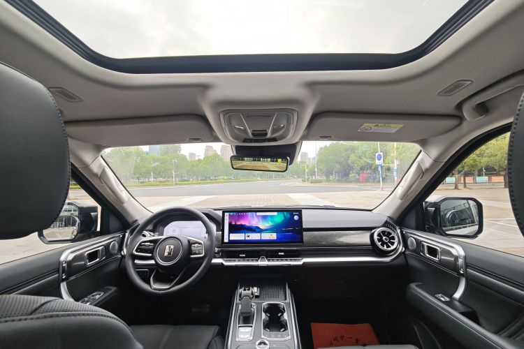 Tank 400 2025 car image #17