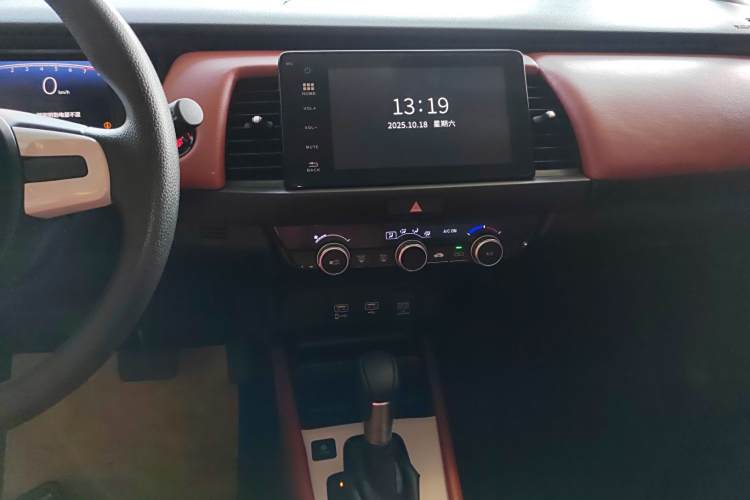 Honda LIFE 2022 car image #17