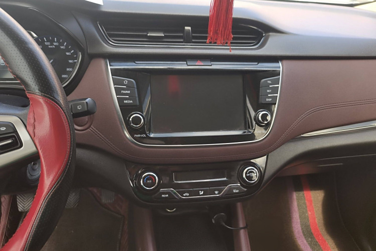 Changan Linmax 2018 car image #17