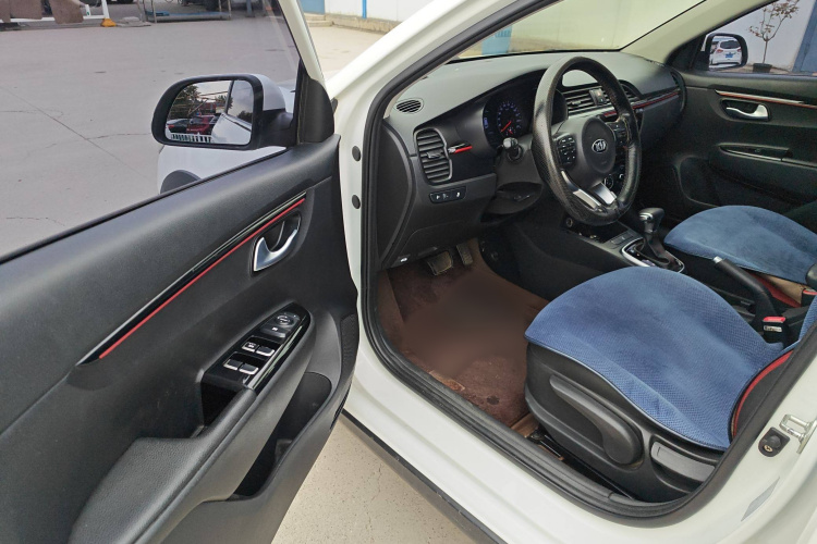 Kia Rio Cross 2018 صورة سيارة #17