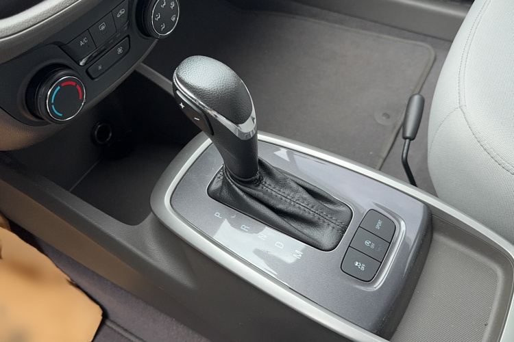 Chevrolet Lova 2016 immagine di auto #17