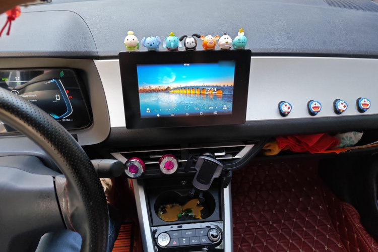 BYD e1 2020 car image #17